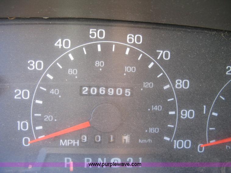 image for item J2964 2001 Ford F250 Super Duty XL pickup truck