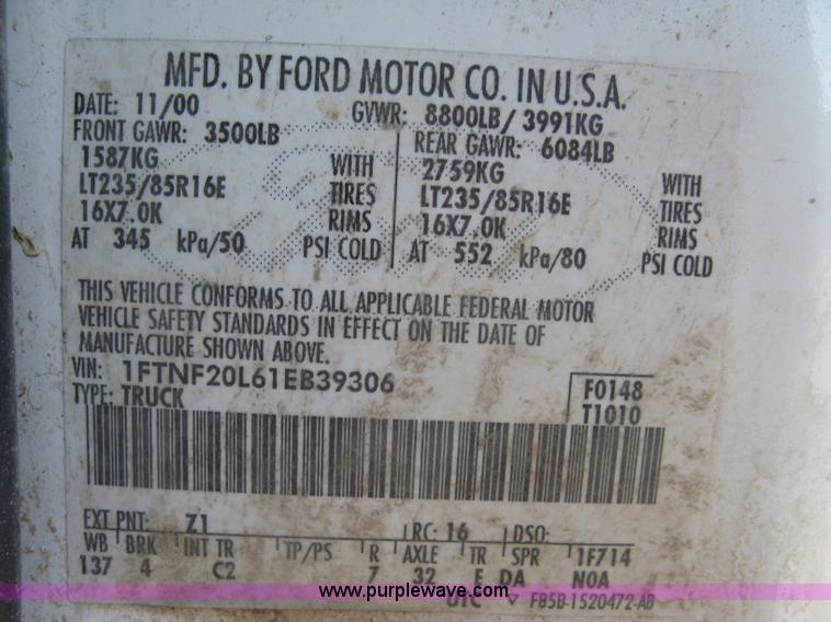 image for item J2964 2001 Ford F250 Super Duty XL pickup truck