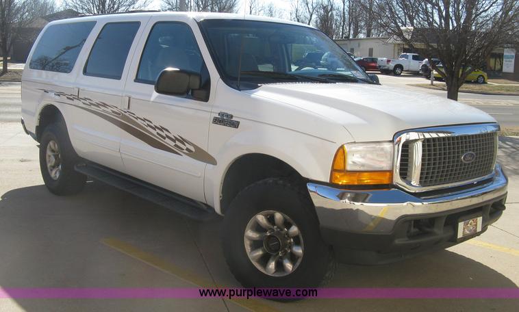 image for item J2967 2000 Ford Excursion XLT SUV