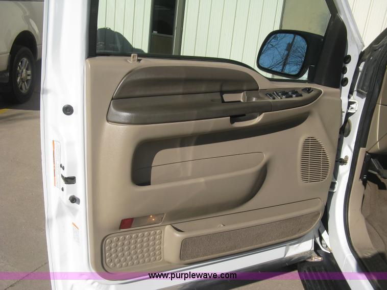 image for item J2967 2000 Ford Excursion XLT SUV