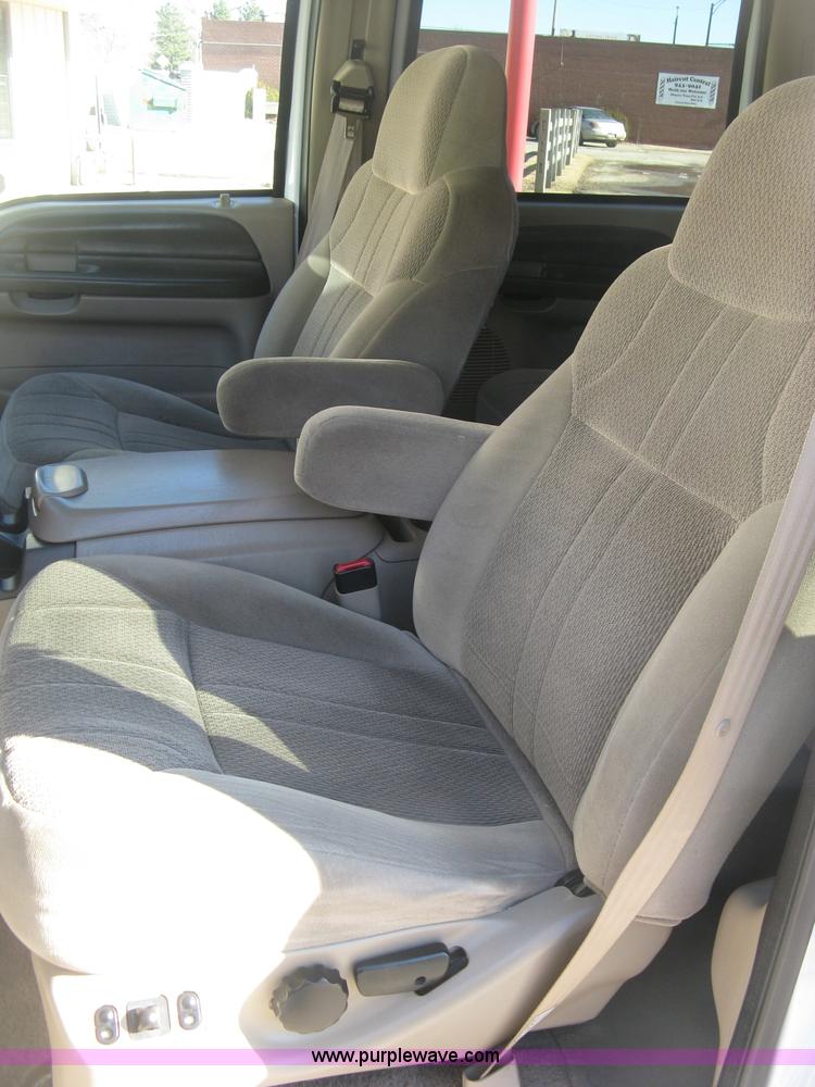 image for item J2967 2000 Ford Excursion XLT SUV