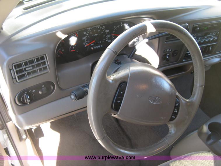 image for item J2967 2000 Ford Excursion XLT SUV