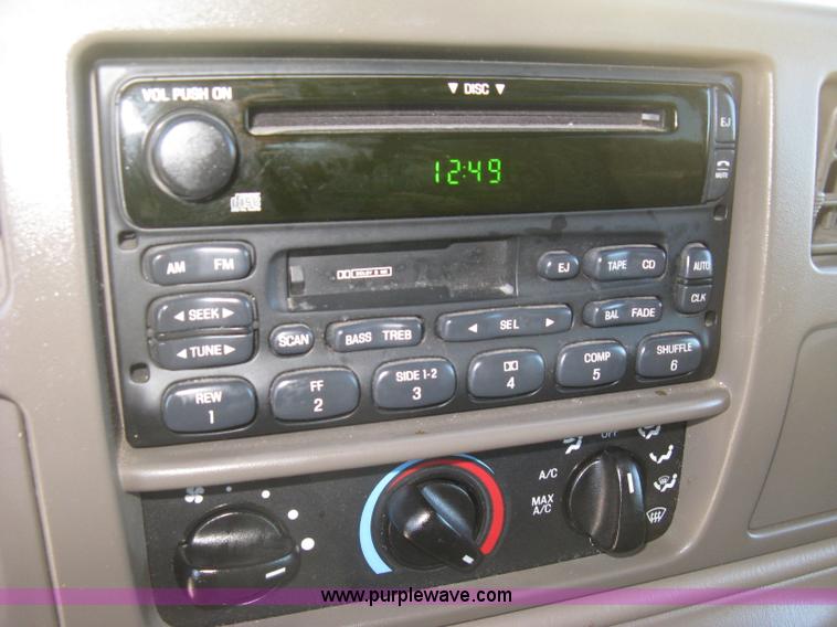 image for item J2967 2000 Ford Excursion XLT SUV