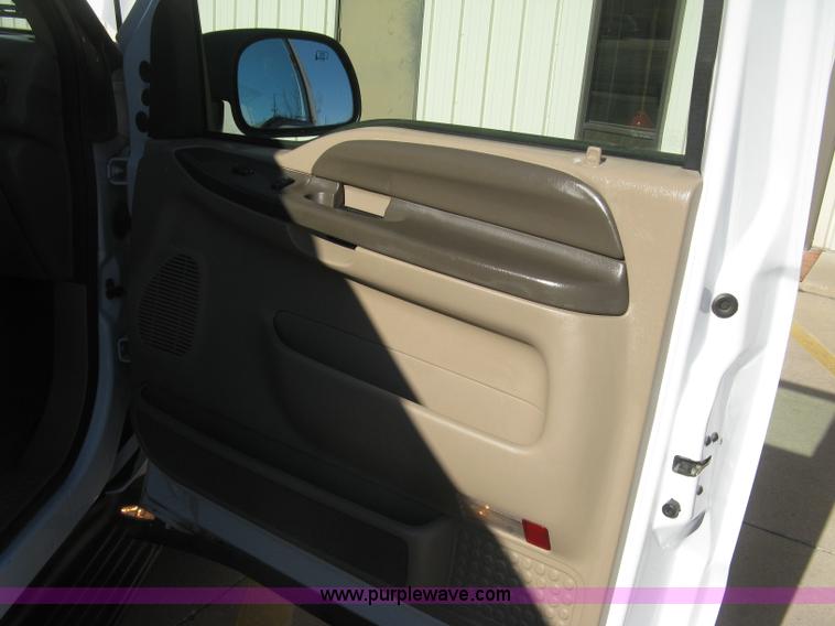 image for item J2967 2000 Ford Excursion XLT SUV