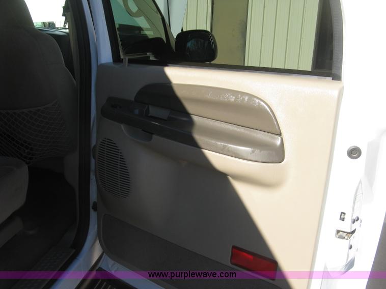 image for item J2967 2000 Ford Excursion XLT SUV