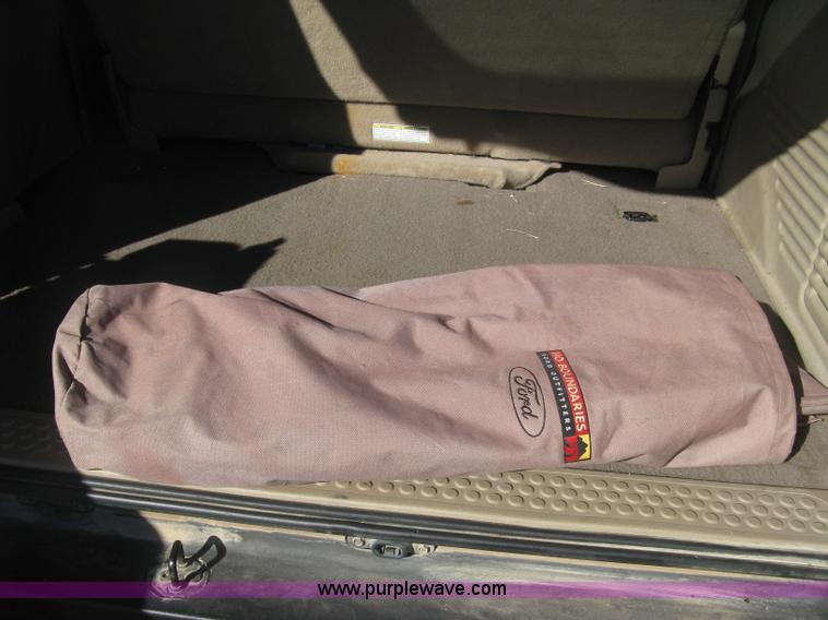 image for item J2967 2000 Ford Excursion XLT SUV