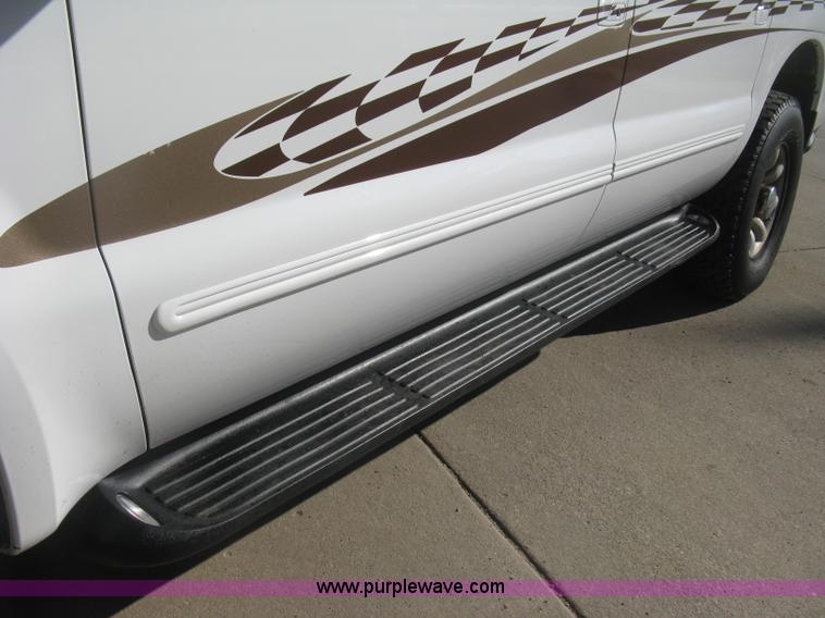 image for item J2967 2000 Ford Excursion XLT SUV