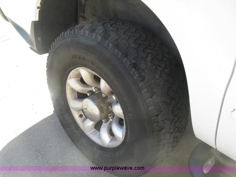 image for item J2967 2000 Ford Excursion XLT SUV