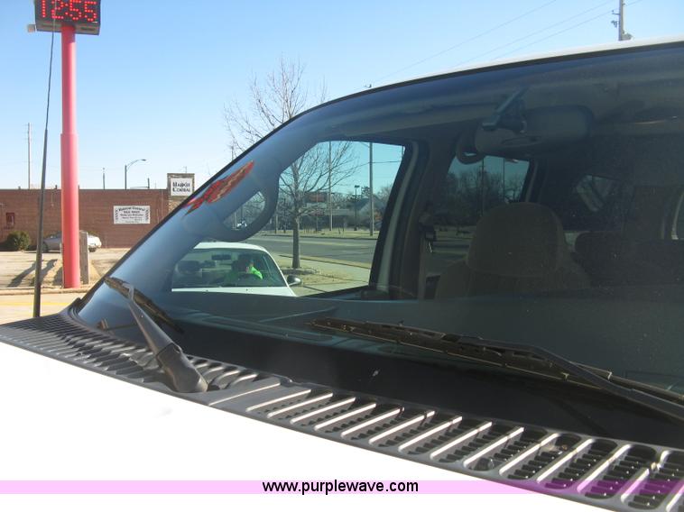 image for item J2967 2000 Ford Excursion XLT SUV