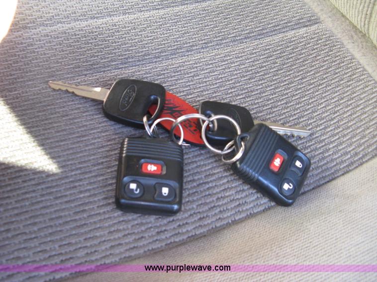 image for item J2967 2000 Ford Excursion XLT SUV