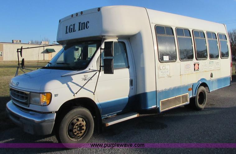 image for item J7666 1999 Ford Econoline E450