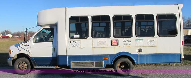 image for item J7666 1999 Ford Econoline E450