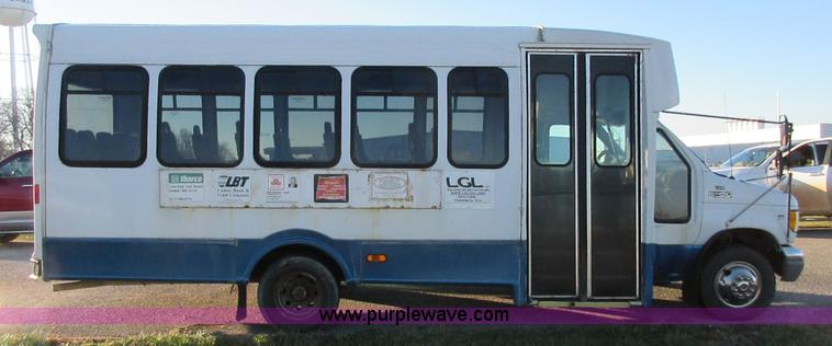image for item J7666 1999 Ford Econoline E450