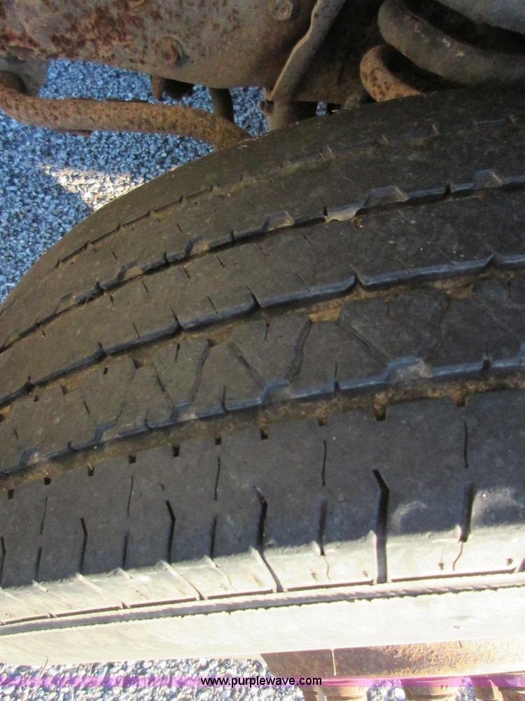 image for item J7666 1999 Ford Econoline E450