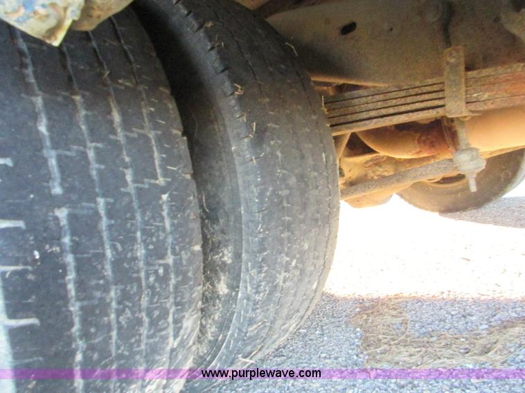 image for item J7666 1999 Ford Econoline E450