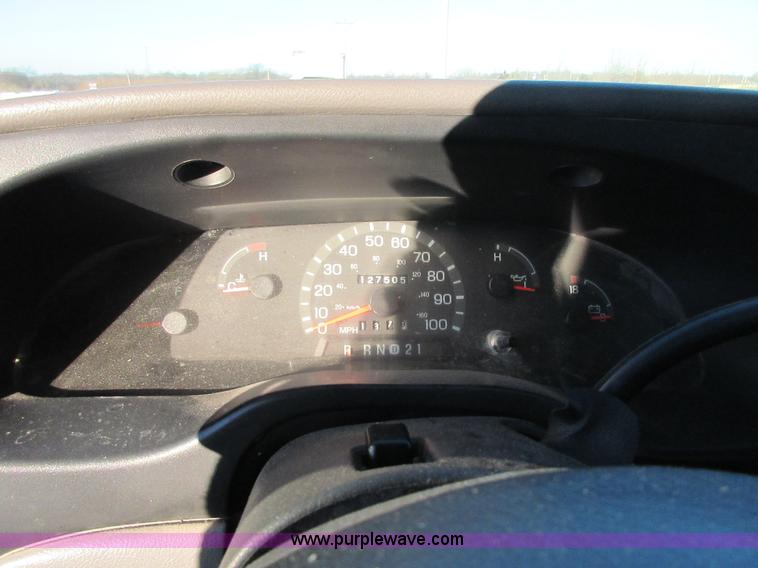image for item J7666 1999 Ford Econoline E450
