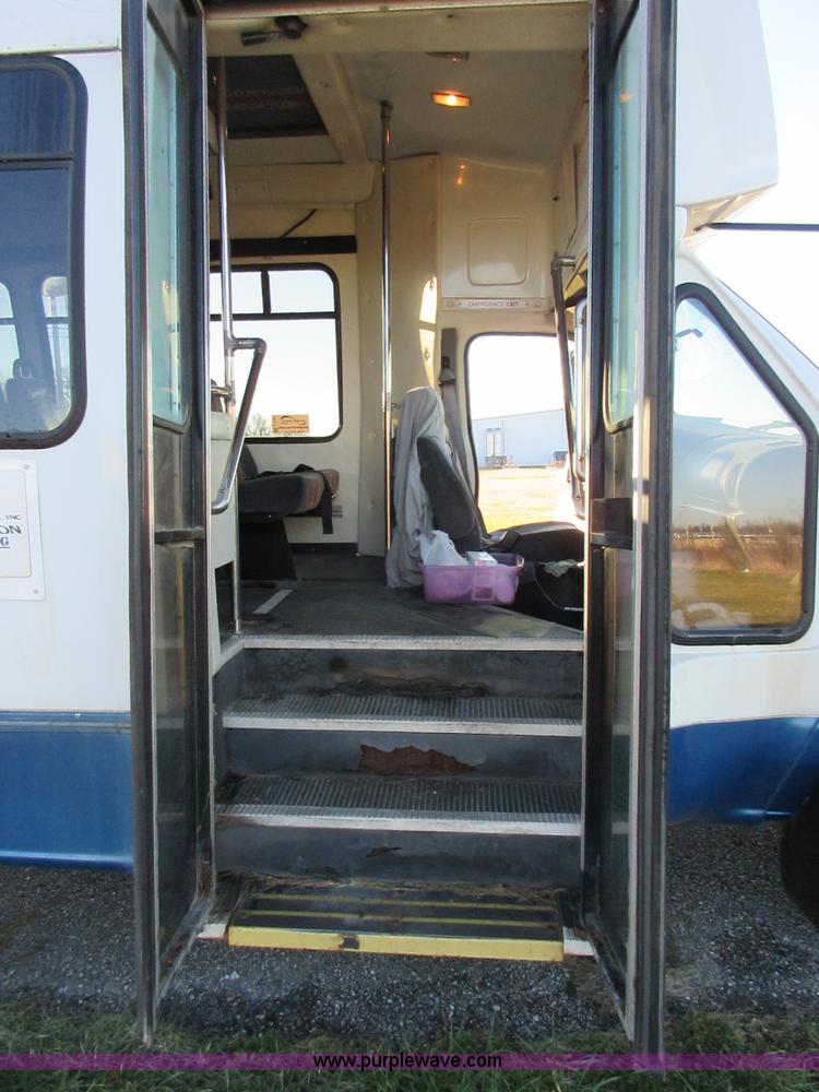 image for item J7666 1999 Ford Econoline E450