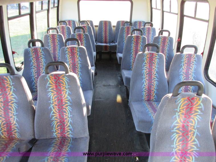 image for item J7666 1999 Ford Econoline E450