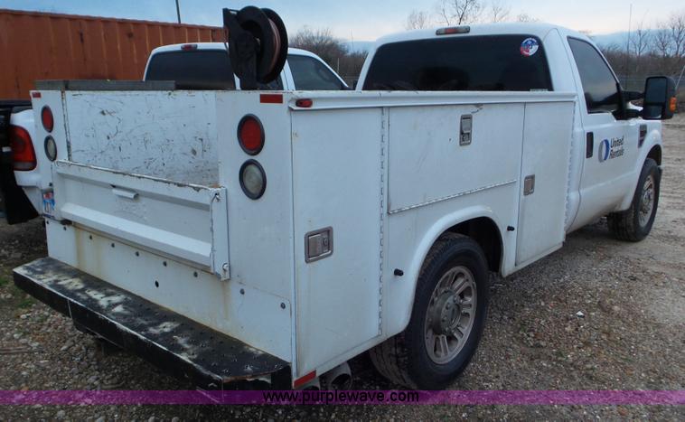 image for item J8374 2008 Ford F250 Super Duty utility truck