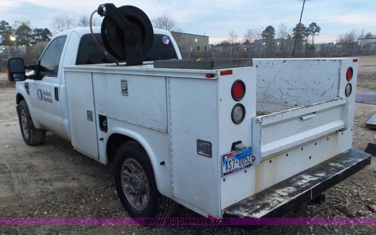image for item J8374 2008 Ford F250 Super Duty utility truck
