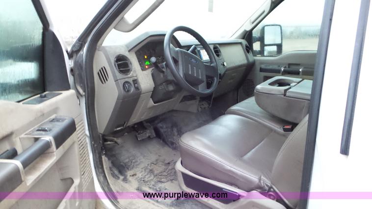 image for item J8374 2008 Ford F250 Super Duty utility truck
