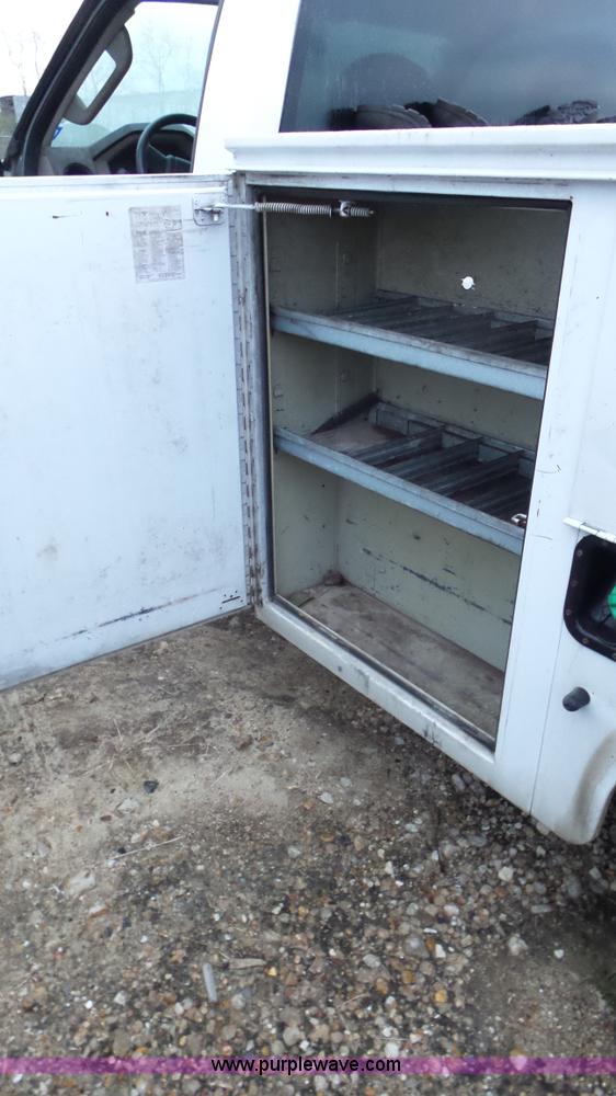 image for item J8374 2008 Ford F250 Super Duty utility truck