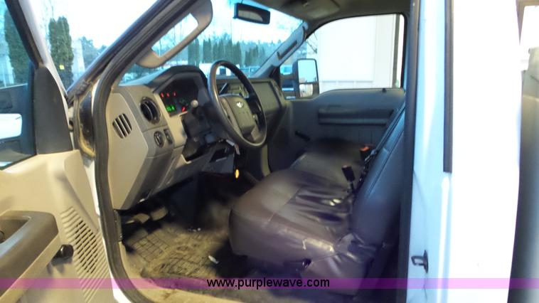image for item J8388 2010 Ford F250 Super Duty XL utility truck