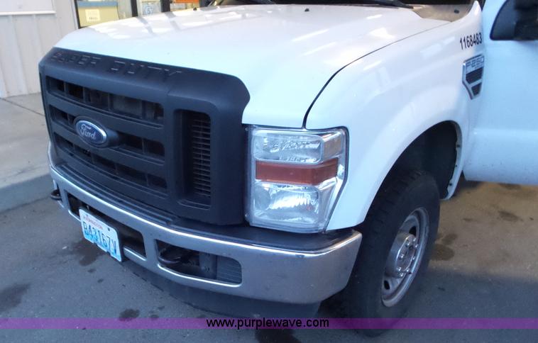 image for item J8388 2010 Ford F250 Super Duty XL utility truck