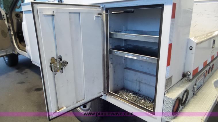 image for item J8388 2010 Ford F250 Super Duty XL utility truck