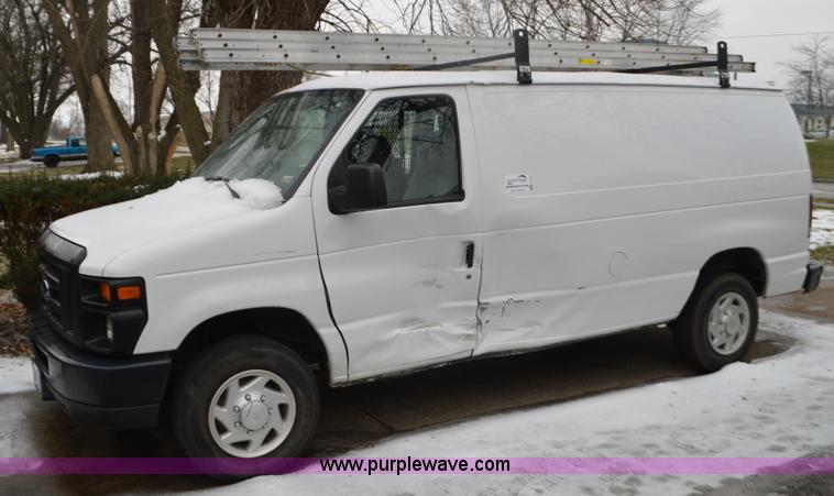 image for item K5377 2008 Ford E150 van