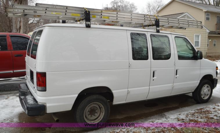 image for item K5377 2008 Ford E150 van