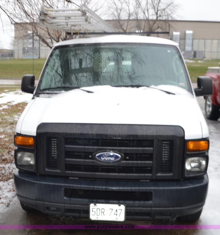 image for item K5377 2008 Ford E150 van