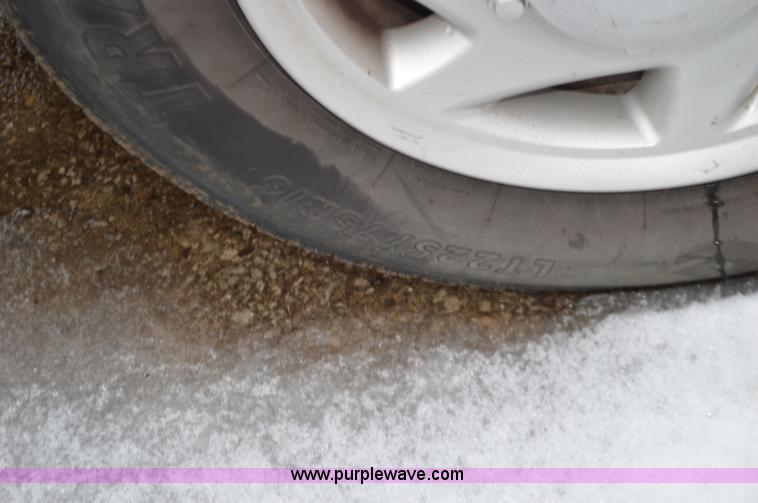 image for item K5377 2008 Ford E150 van