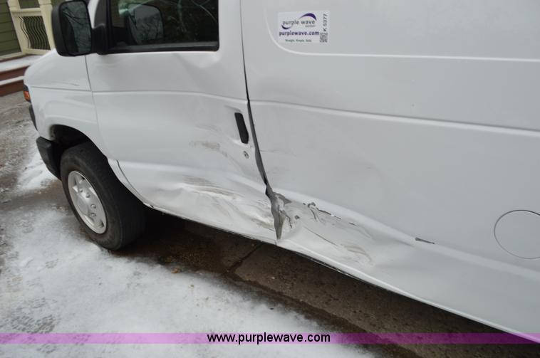image for item K5377 2008 Ford E150 van