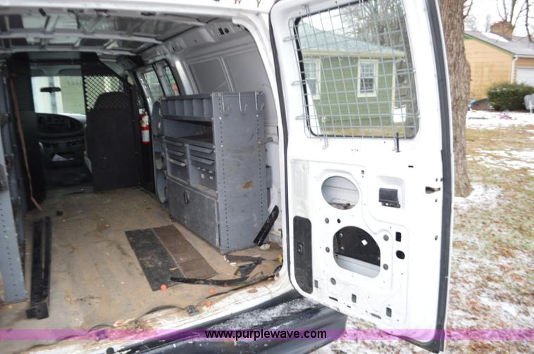 image for item K5377 2008 Ford E150 van