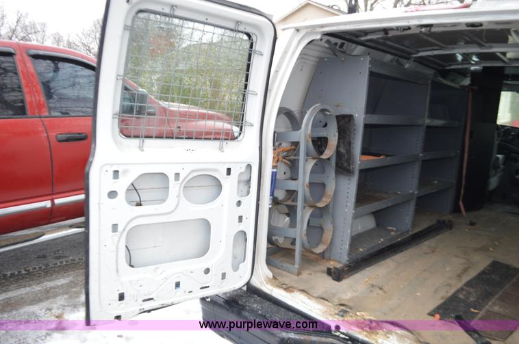 image for item K5377 2008 Ford E150 van