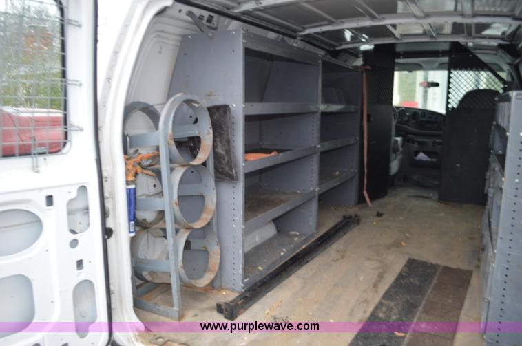 image for item K5377 2008 Ford E150 van