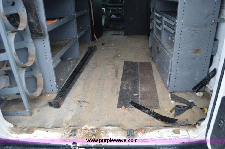 image for item K5377 2008 Ford E150 van