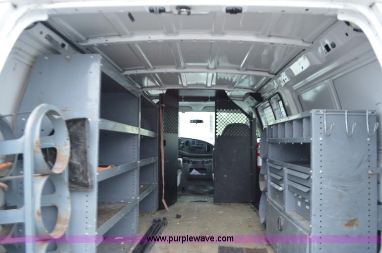 image for item K5377 2008 Ford E150 van