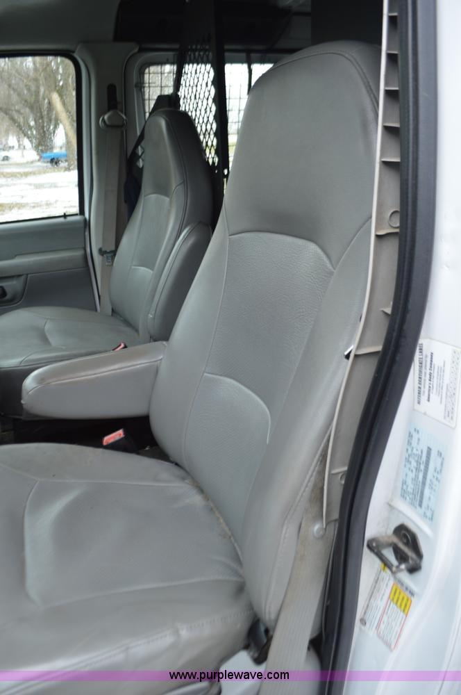 image for item K5377 2008 Ford E150 van