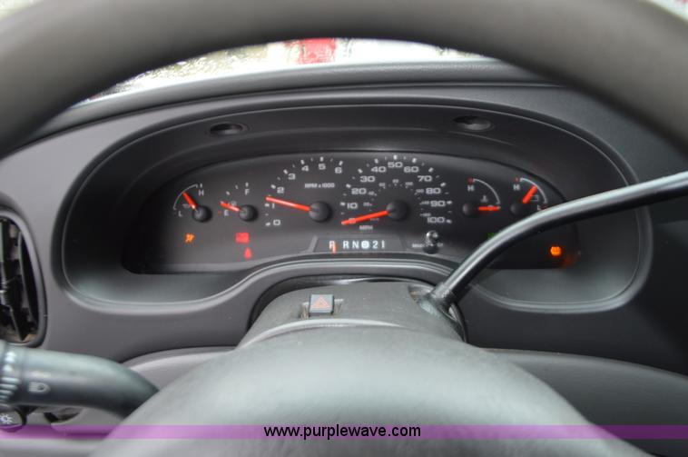 image for item K5377 2008 Ford E150 van