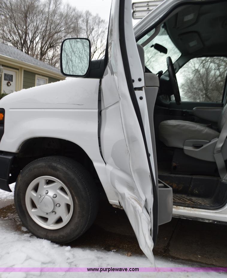 image for item K5377 2008 Ford E150 van