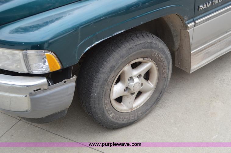 image for item K5391 1996 Dodge Ram 1500 pickup truck
