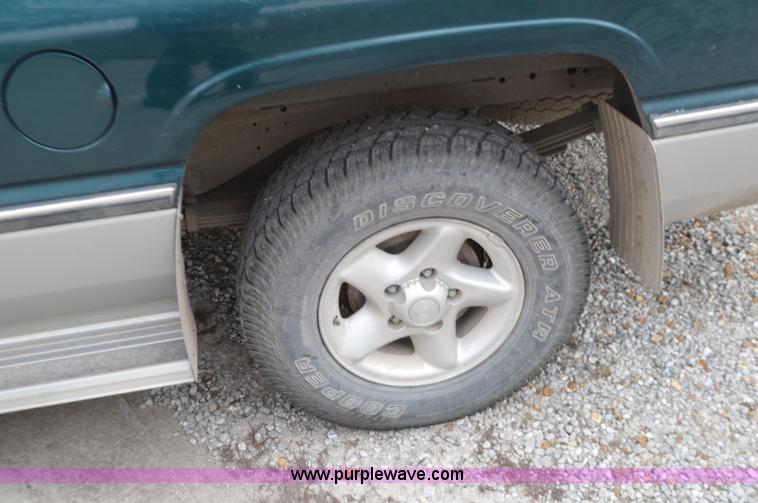 image for item K5391 1996 Dodge Ram 1500 pickup truck