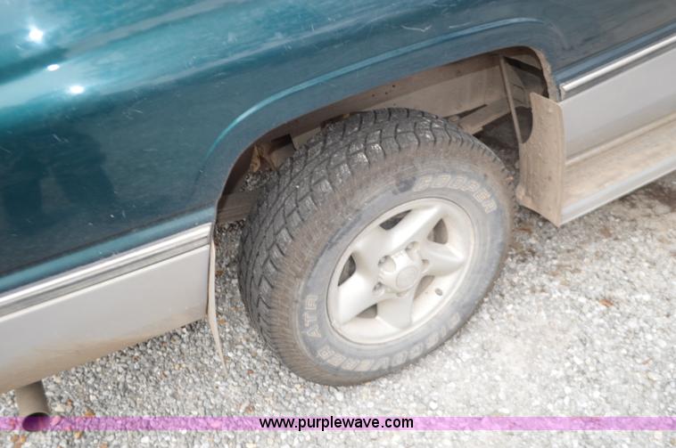 image for item K5391 1996 Dodge Ram 1500 pickup truck