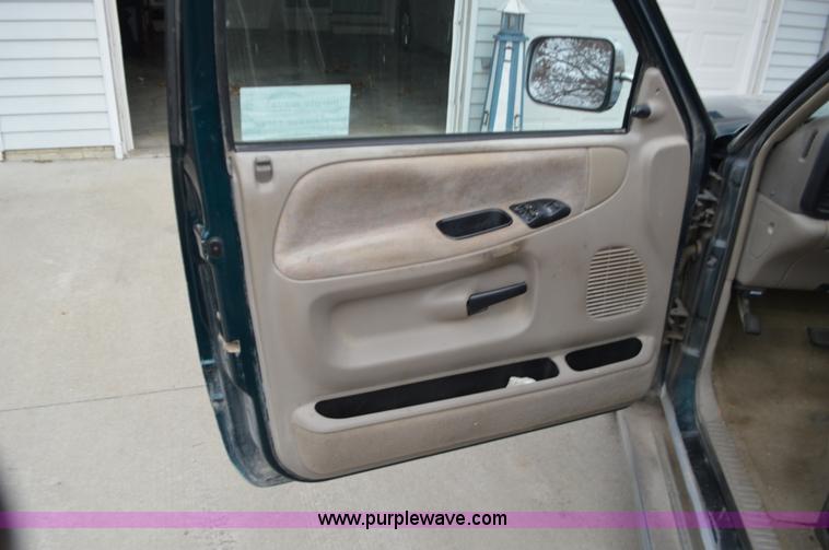 image for item K5391 1996 Dodge Ram 1500 pickup truck