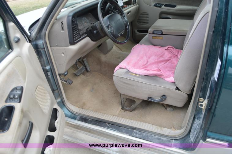 image for item K5391 1996 Dodge Ram 1500 pickup truck