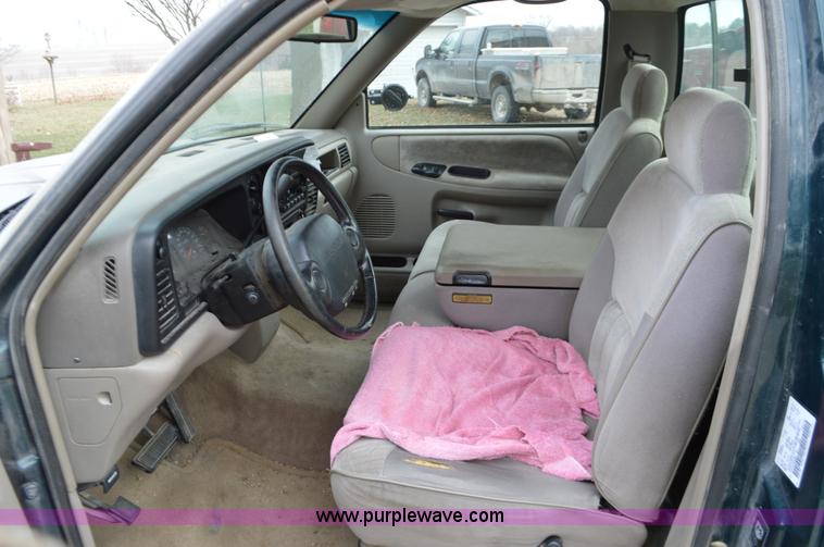 image for item K5391 1996 Dodge Ram 1500 pickup truck