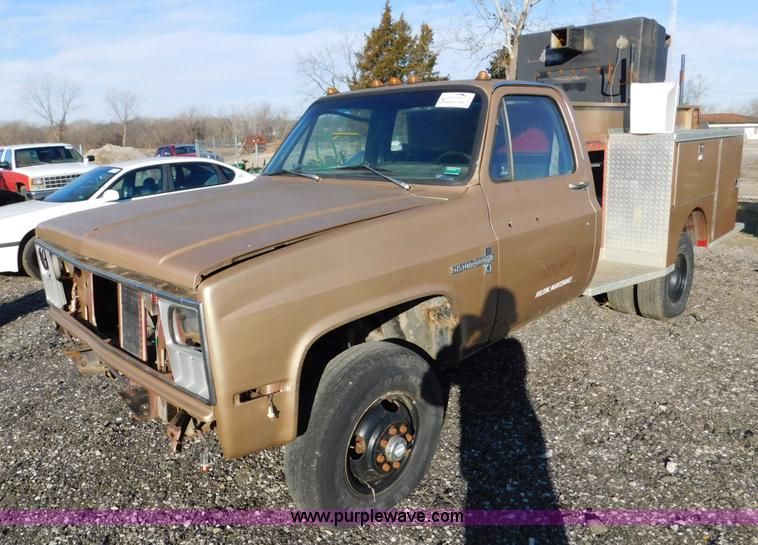 image for item K5411 1982 Chevrolet C30 Custom Deluxe utility truck