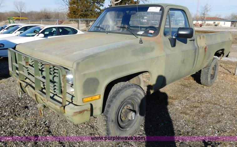 image for item K5412 1984 Chevrolet pickup truck